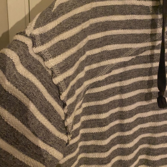 V neck foxy hoodie oversized look. - Picture 5 of 7